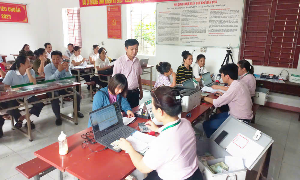 NHCSXH Bắc Ninh tăng cường giải ngân  ở các điểm giao dịch trong thời kỳ sáp nhập.