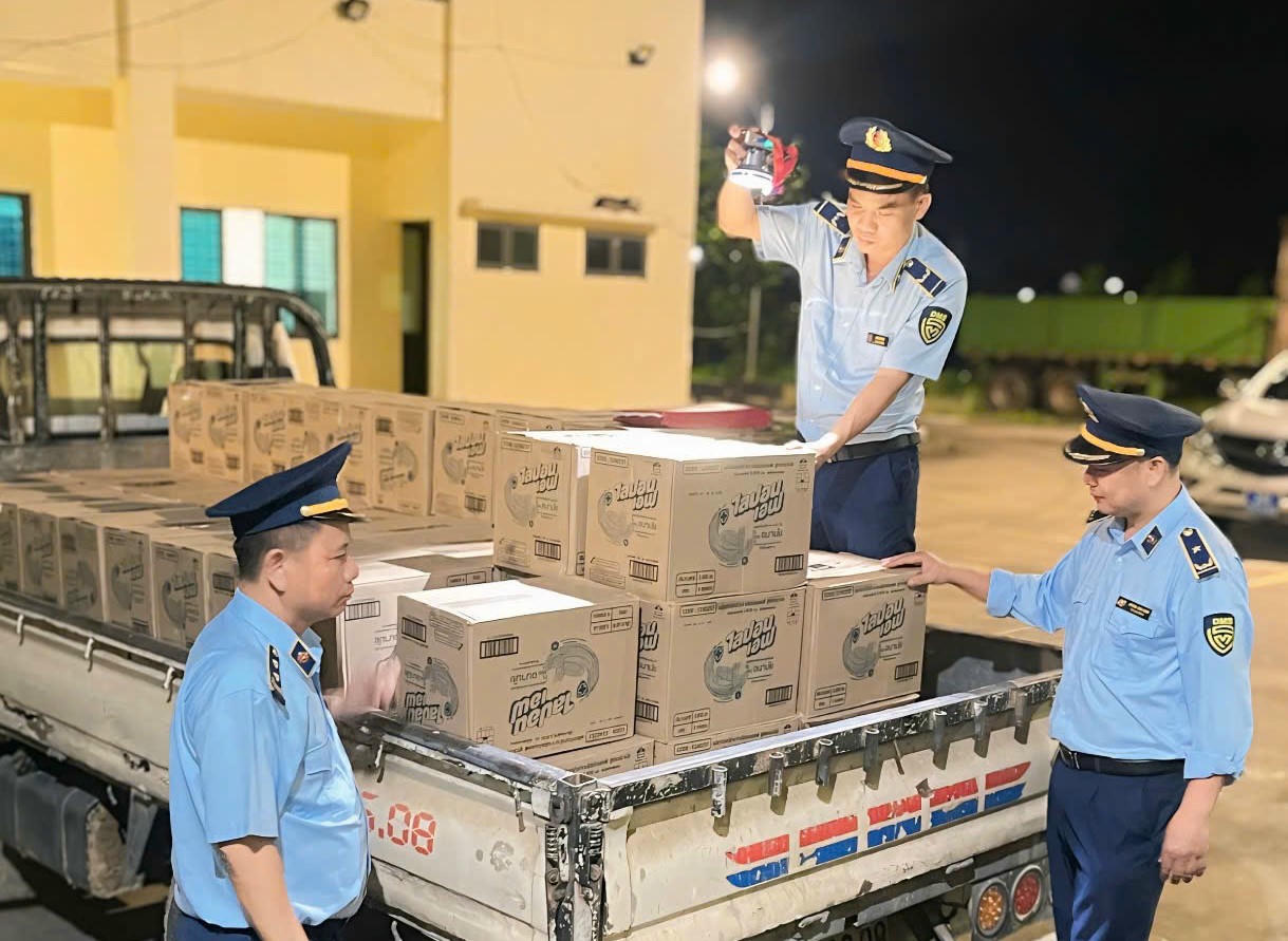 Phát hiện, xử phạt nhiều trường hợp vi phạm về vận chuyển hàng hóa không rõ nguồn gốc, xuất xứ.