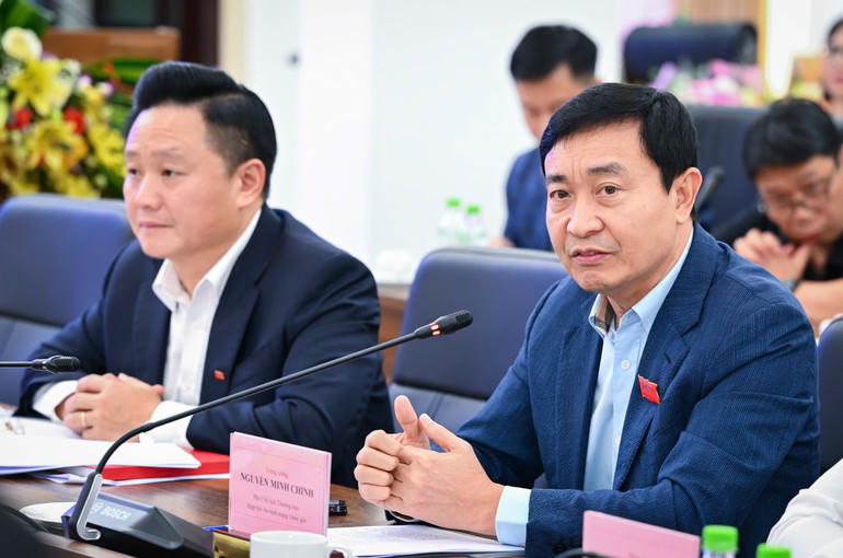 Trung tướng Nguyễn Minh Chính, Phó Chủ tịch thường trực Hiệp hội An ninh mạng Quốc gia phát biểu tại tọa đàm (Ảnh: Thành Đạt)