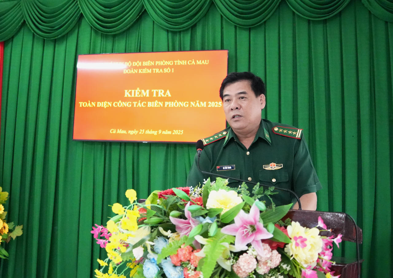 Đại tá Hà Văn Thanh - Chỉ huy trưởng Ban Chỉ huy BĐBP tỉnh Cà Mau kết luận kiểm tra tại Đồn Biên phòng Cái Đôi Vàm.