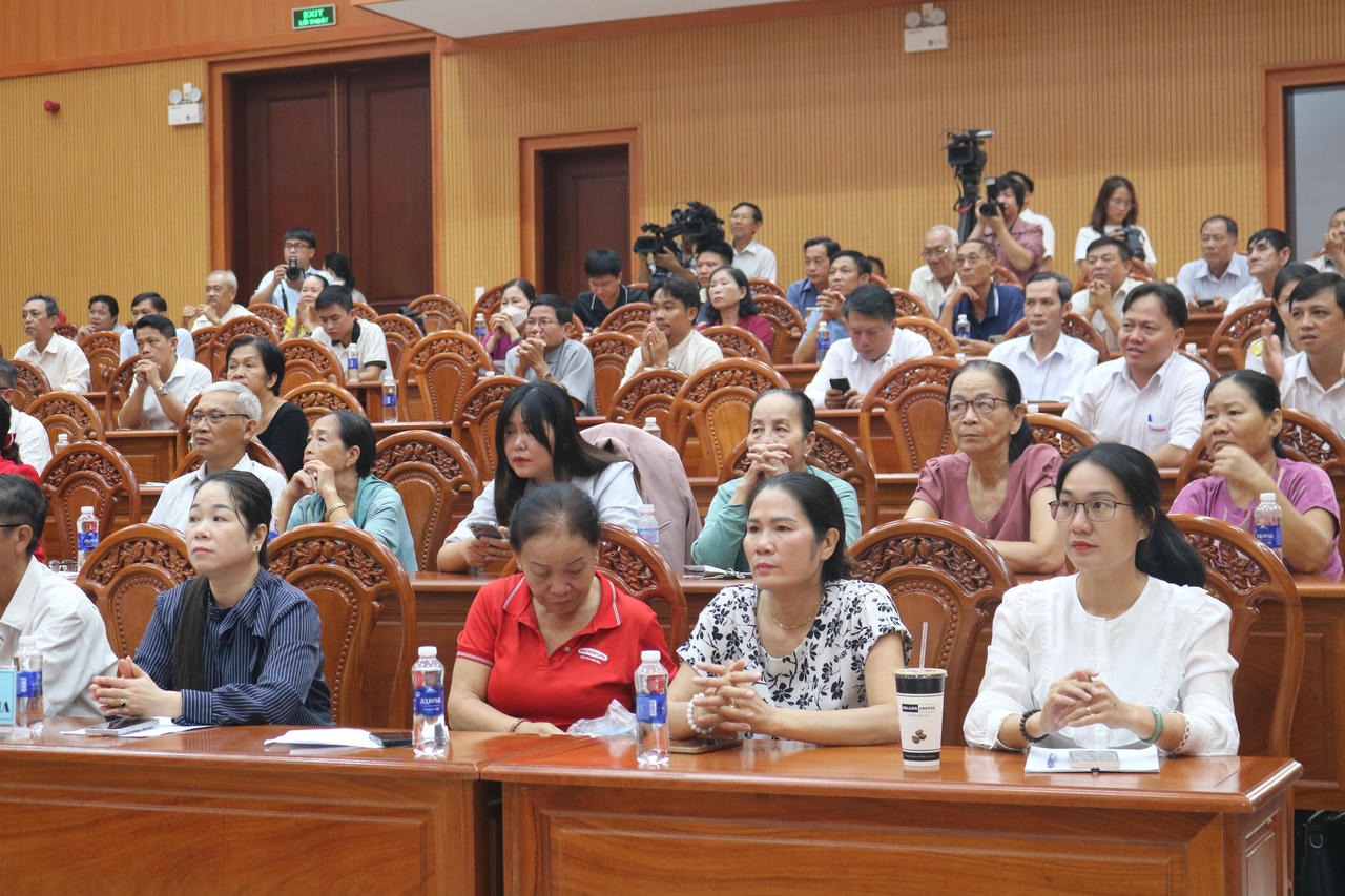  Các cử tri tham dự hội nghị.