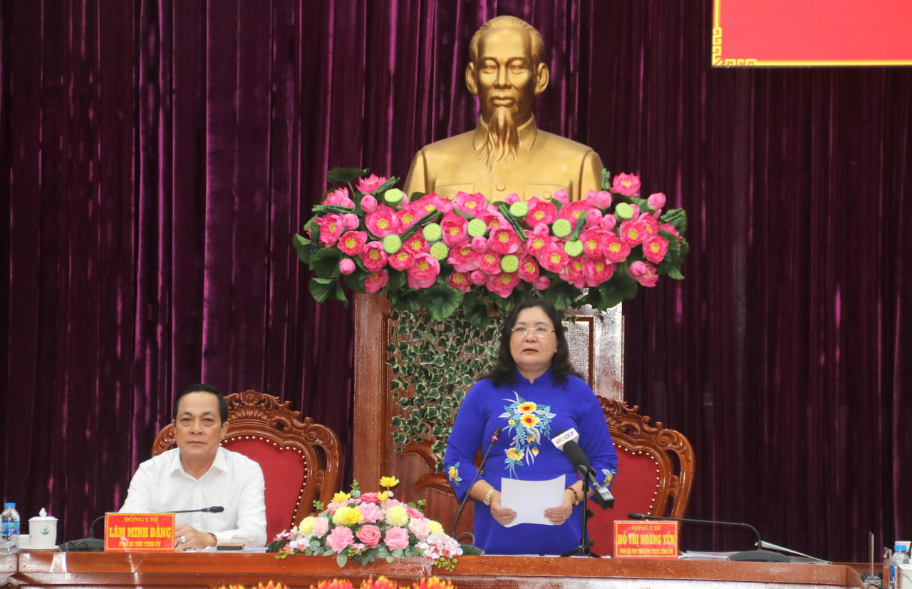  Bà Hồ Thị Hoàng Yến - Phó Bí thư Thường trực Tỉnh ủy Vĩnh Long phát biểu.