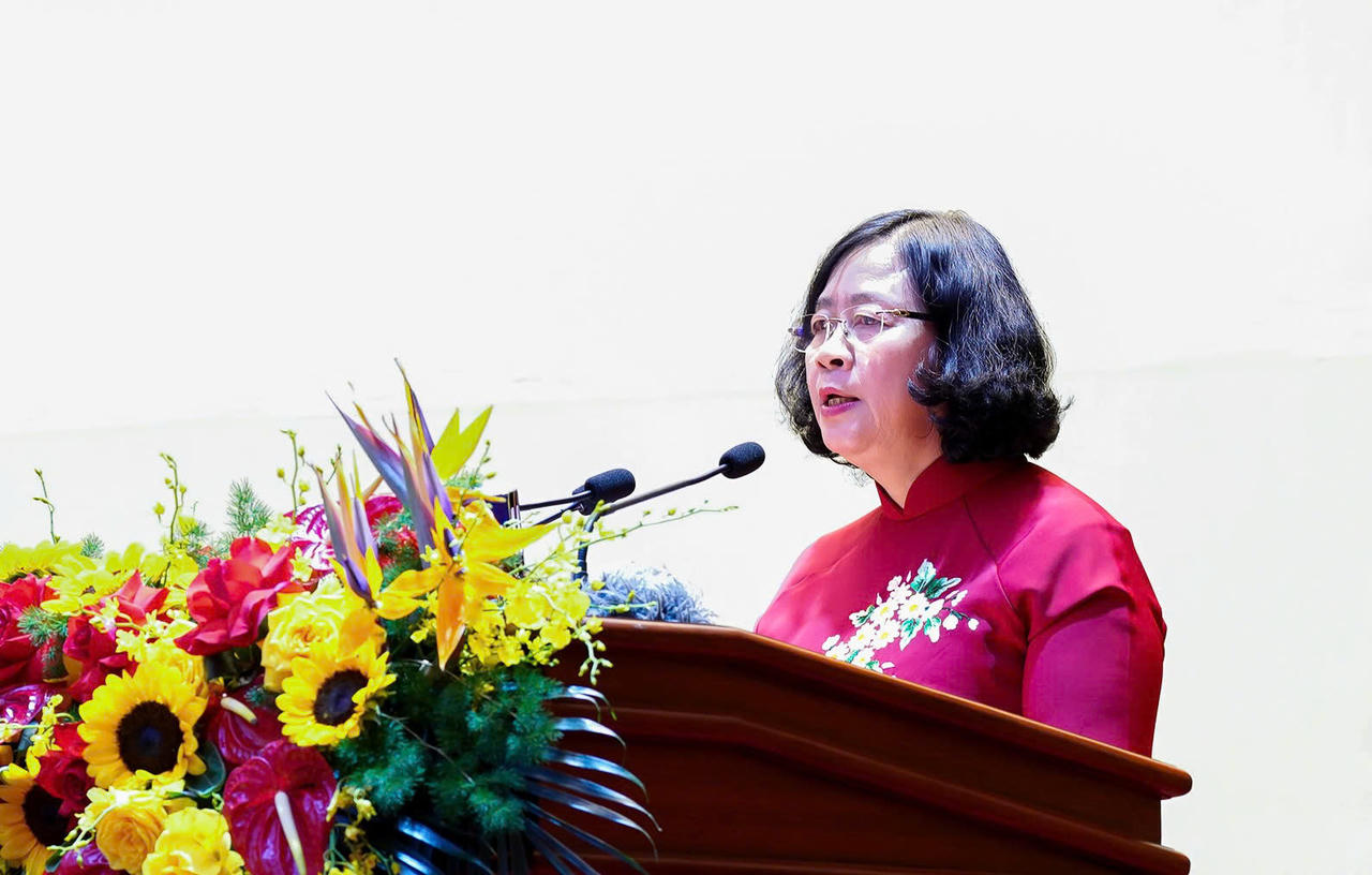   Ủy viên Bộ Chính trị Bùi Thị Minh Hoài phát biểu chỉ đạo Đại hội.  