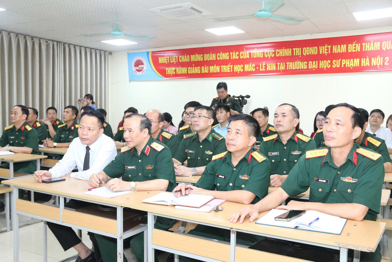 Nâng cao chất lượng giáo dục các môn khoa học xã hội và nhân văn