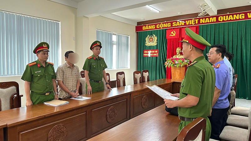 Chủ tịch UBND một phường ở Quảng Ngãi bị bắt vì sai phạm liên quan đến đất đai