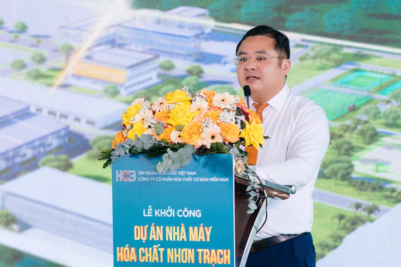   ông Phùng Quang Hiệp - Chủ tịch HĐTV Vinachem phát biểu tại lễ khởi công  