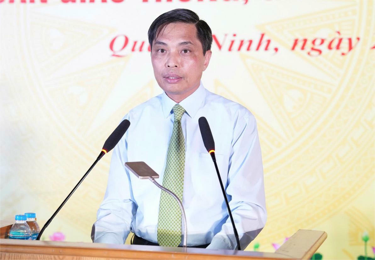 Phó Chủ tịch Thường trực UBND tỉnh Quảng Ninh Vũ Văn Diện phát biểu tại buổi lễ.