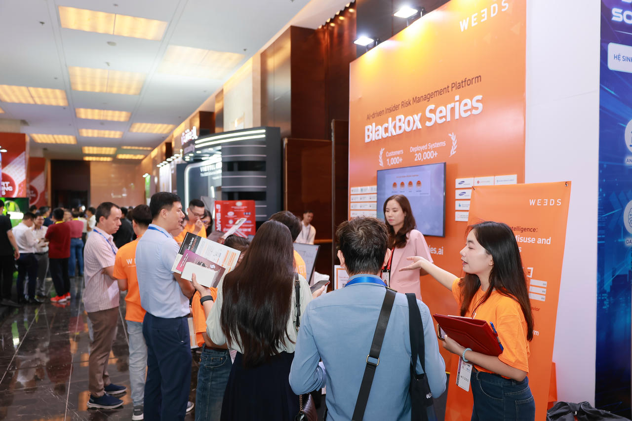 Triển lãm Smart Banking 2025 được tổ chức nhằm tạo ra diễn đàn cho ngành ngân hàng cùng nhau xây dựng tầm nhìn, chiến lược và lộ trình cụ thể cho quá trình chuyển đổi số (Ảnh: HHANMQG)