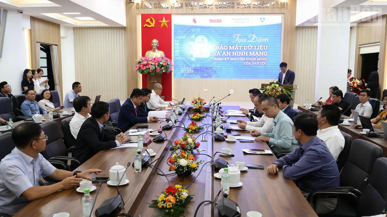 Quang cảnh toạ đàm (Ảnh: Thành Đạt)