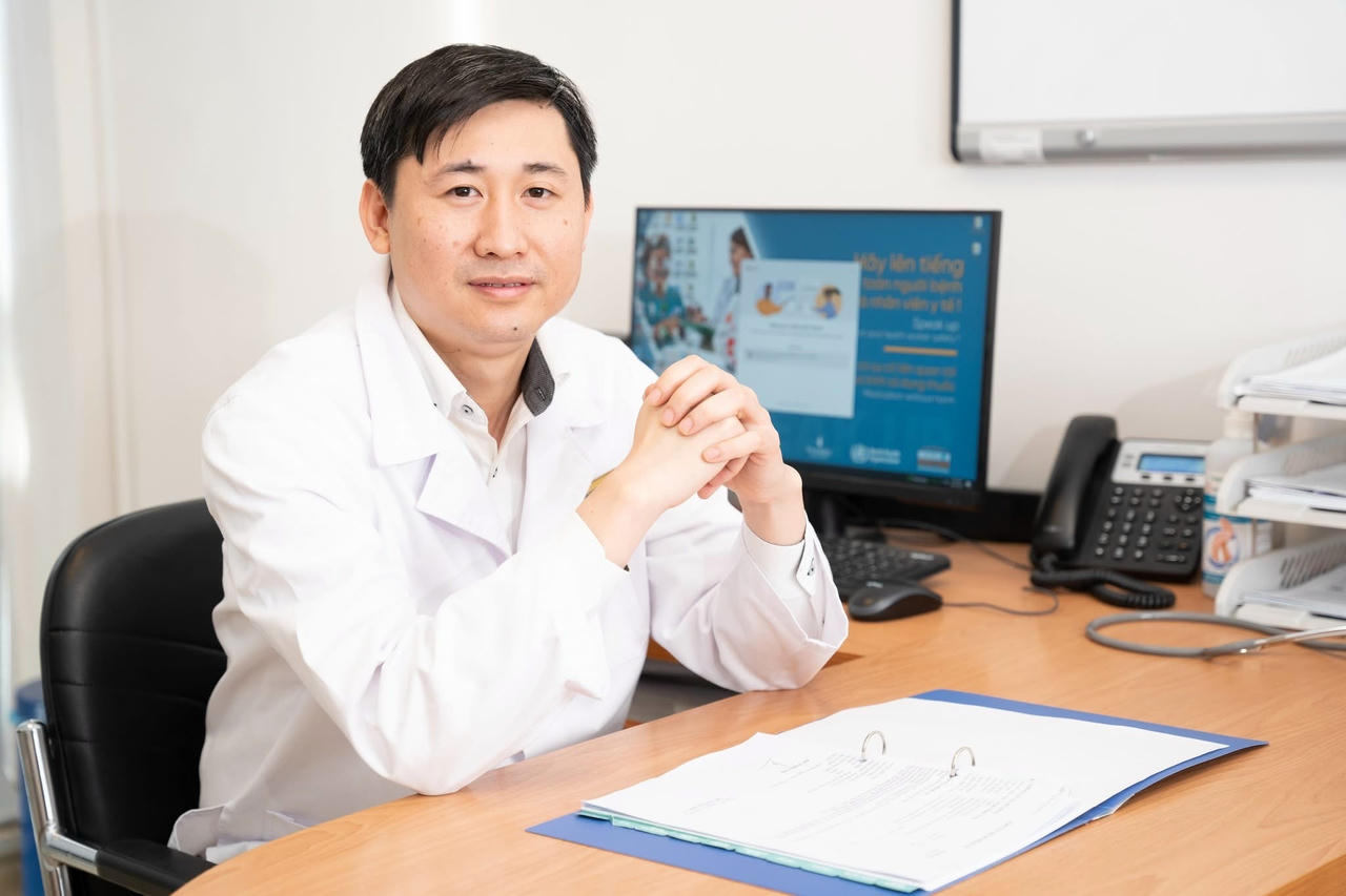   Chân dung bác sĩ Nguyễn Trần Quang Sáng    