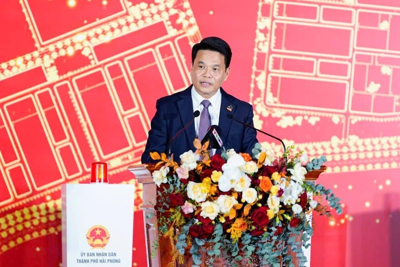 Chủ tịch UBND TP Hải Phòng Lê Ngọc Châu phát biểu tại buổi lễ khởi công Dự án