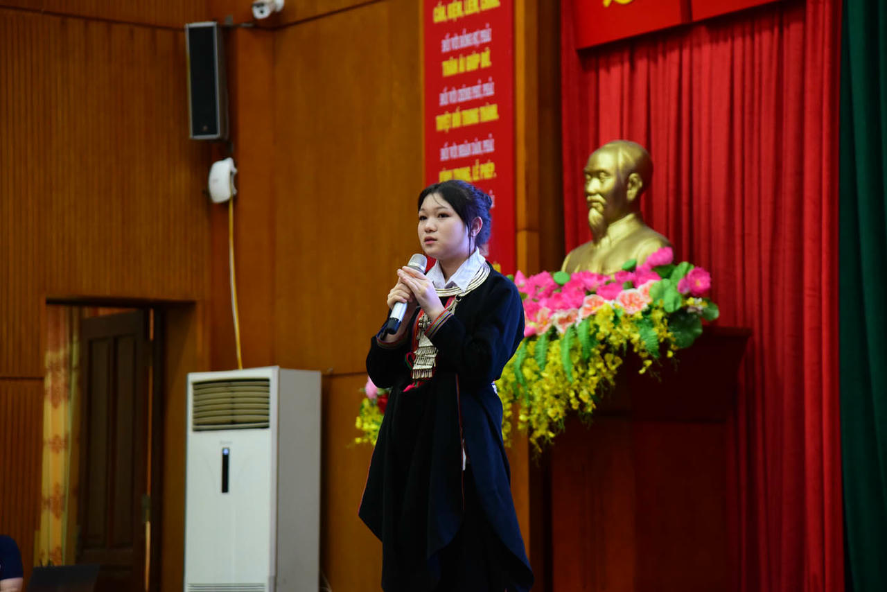 Việc nâng cao kiến thức, kỹ năng cho học sinh người dân tộc thiểu số ở vùng cao của tỉnh Tuyên Quang để bảo vệ các em khỏi nạn mua bán người là hết sức cần thiết. (Nguồn: Trung Kiên/Plan Việt Nam)