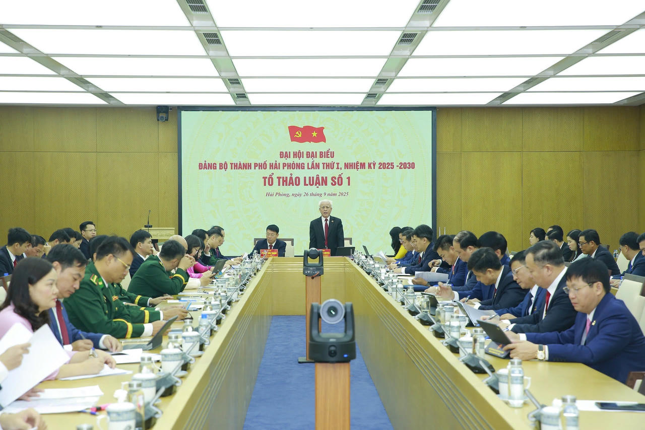 Các đại biểu phát huy tinh thần trách nhiệm, sôi nổi thảo luận, góp ý kiến vào các văn kiện.