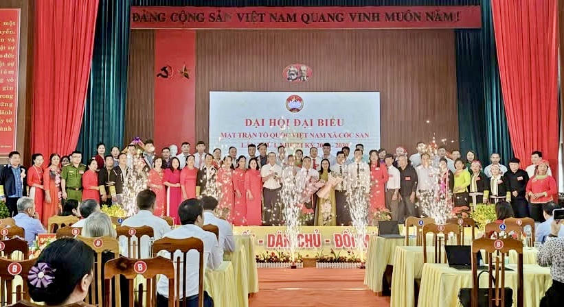 Ra mắt Ban Chấp hành Ủy ban MTTQ Việt Nam xã Cốc San khóa I, nhiệm kỳ 2025 - 2030.