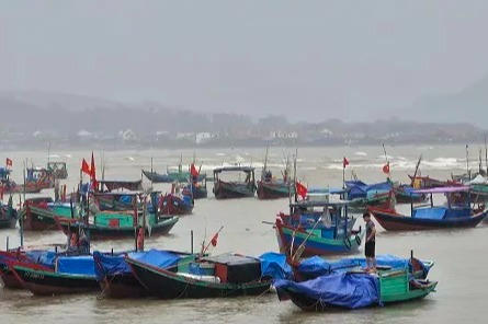 Hà Tĩnh: Chủ động đưa phương tiện vào khu neo đậu an toàn, thực hiện phương án sơ tán dân tránh trú bão