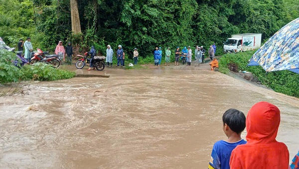 Bão số 10 (Bualoi) áp sát Biển Đông, Quảng Trị mưa lớn diện rộng