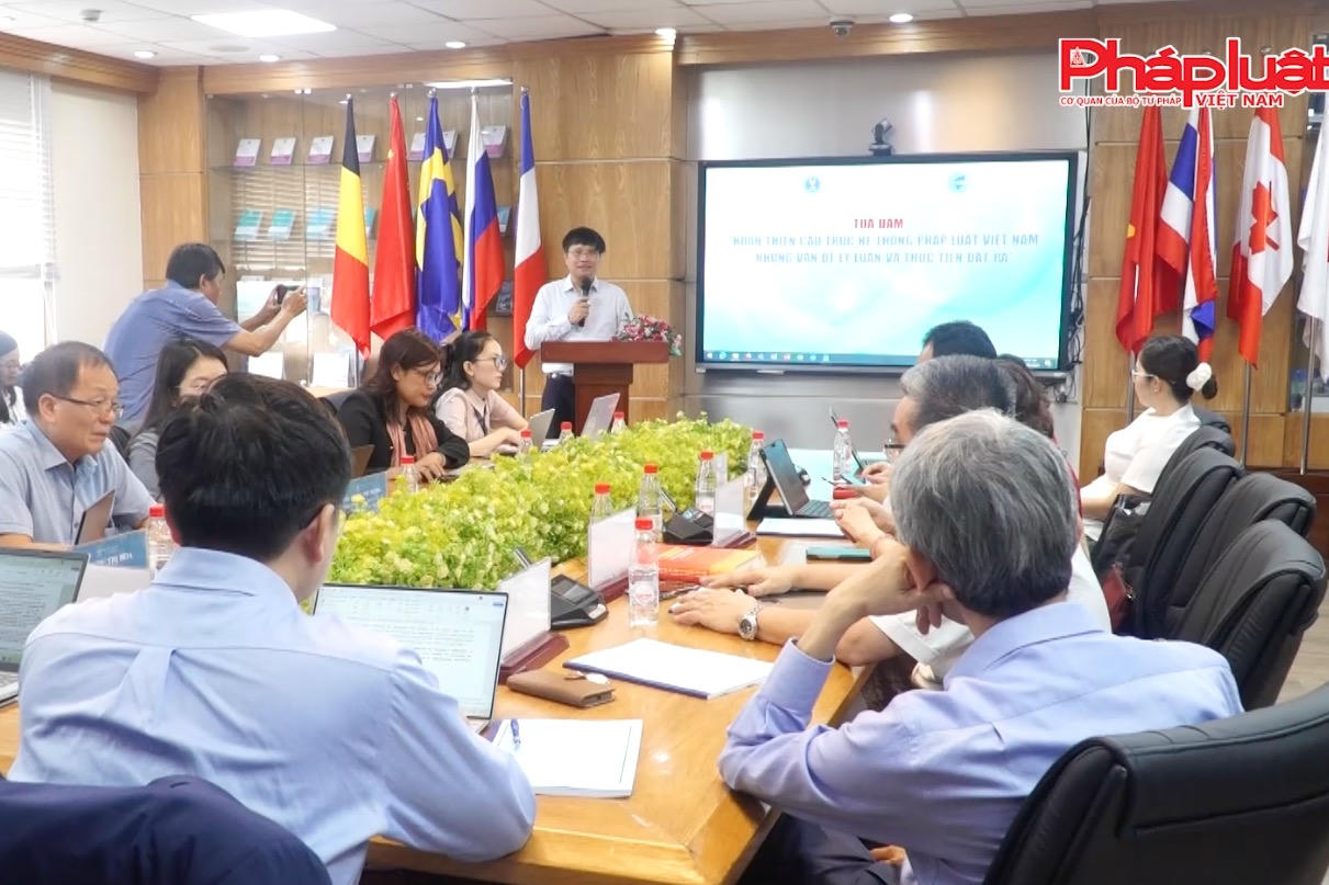 Phát huy vai trò của pháp luật trong phát triển đất nước, nâng cao năng lực cạnh tranh quốc gia