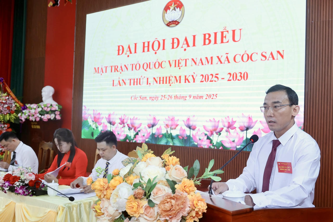 Ông Nguyễn Văn Tuấn - Chủ tịch Ủy ban MTTQ xã Cốc San phát biểu tại Đại hội.