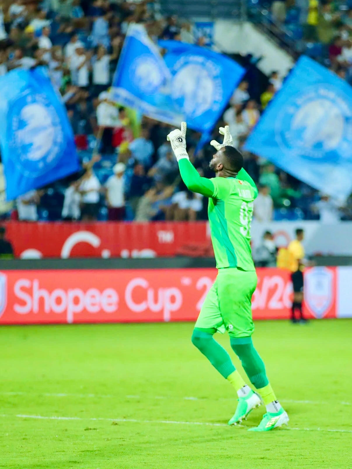 Thiếu người, đội Nam Định chiến thắng khó nhọc trước đại diện Campuchia