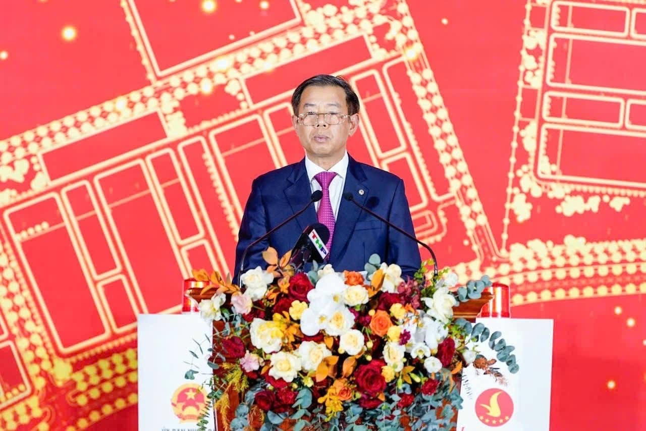 Ông Nguyễn Việt Quang - Phó Chủ tịch kiêm Tổng  Giám đốc Tập đoàn Vingroup phát biểu tại buổi lễ