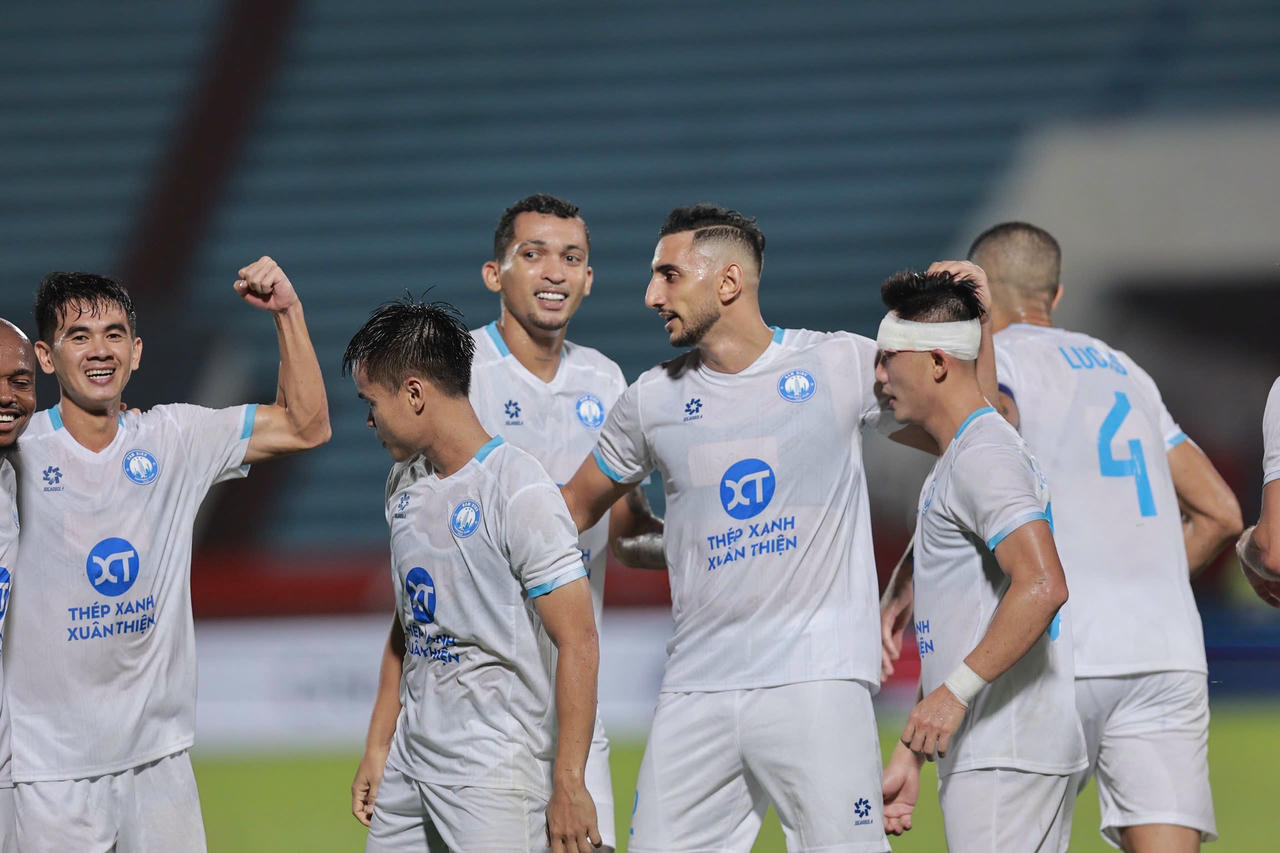 Thiếu người, đội Nam Định chiến thắng khó nhọc trước đại diện Campuchia