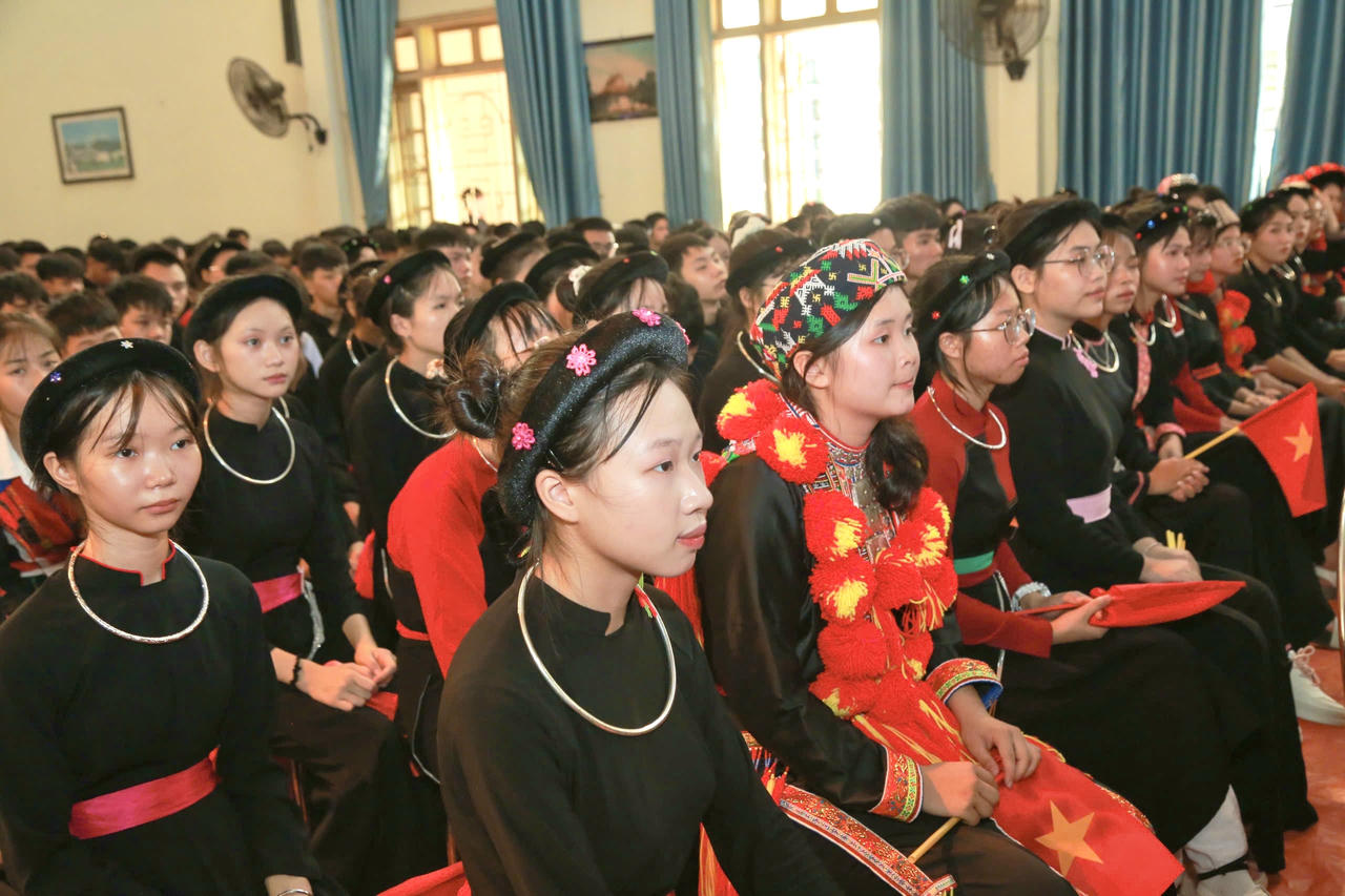 Học sinh Trường Phổ thông Dân tộc Nội trú THPT tỉnh Tuyên Quang.(Ảnh: Lê Hanh)