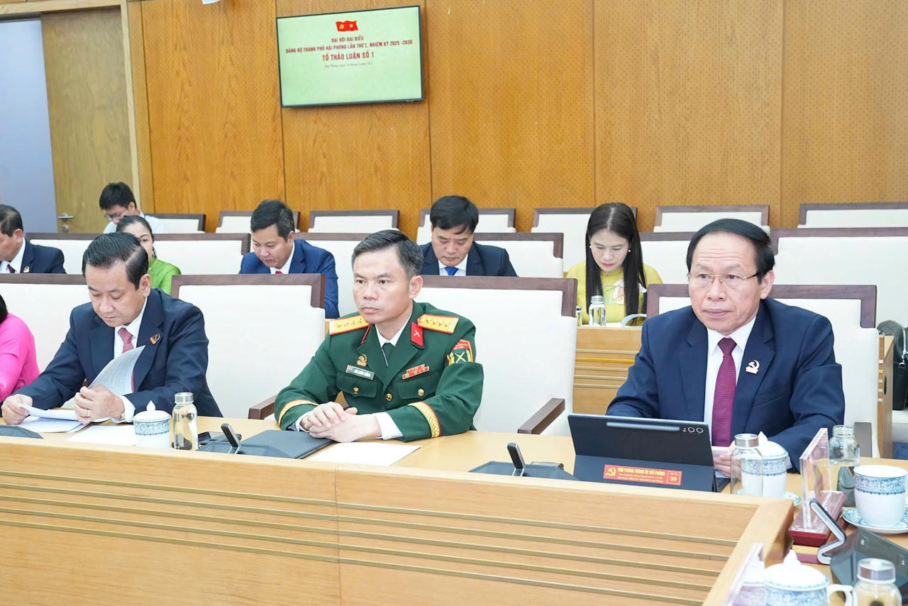 Tại Tổ thảo luận số 1, các đại biểu góp ý vào Dự thảo Nghị quyết Đại hội; Dự thảo Chương trình hành động thực hiện Nghị quyết Đại hội.