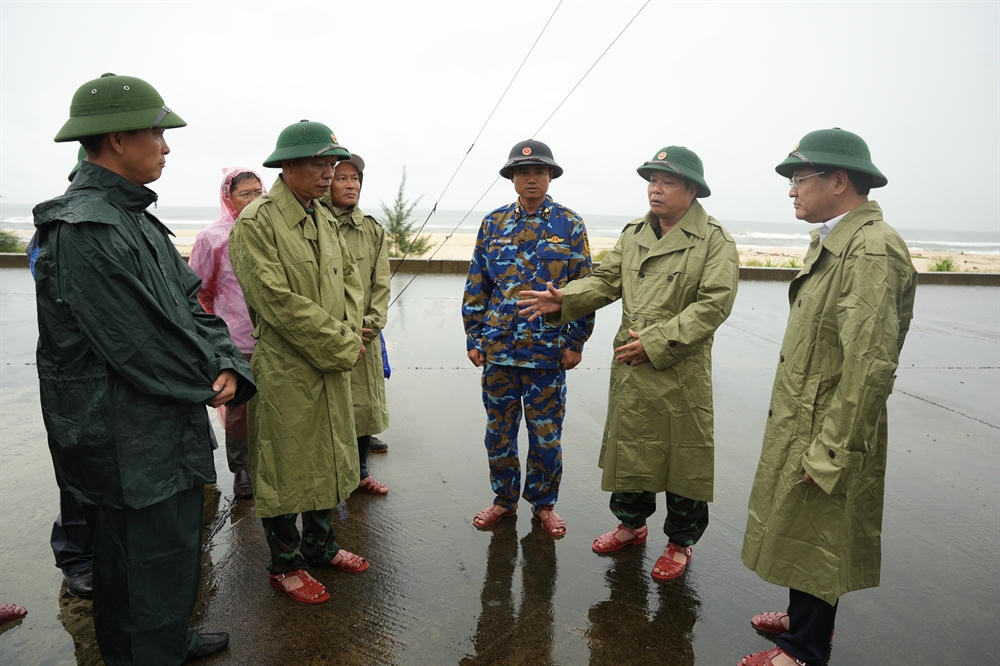 TP Huế chủ động triển khai ứng phó với bão số 10, bảo đảm an toàn cho Nhân dân