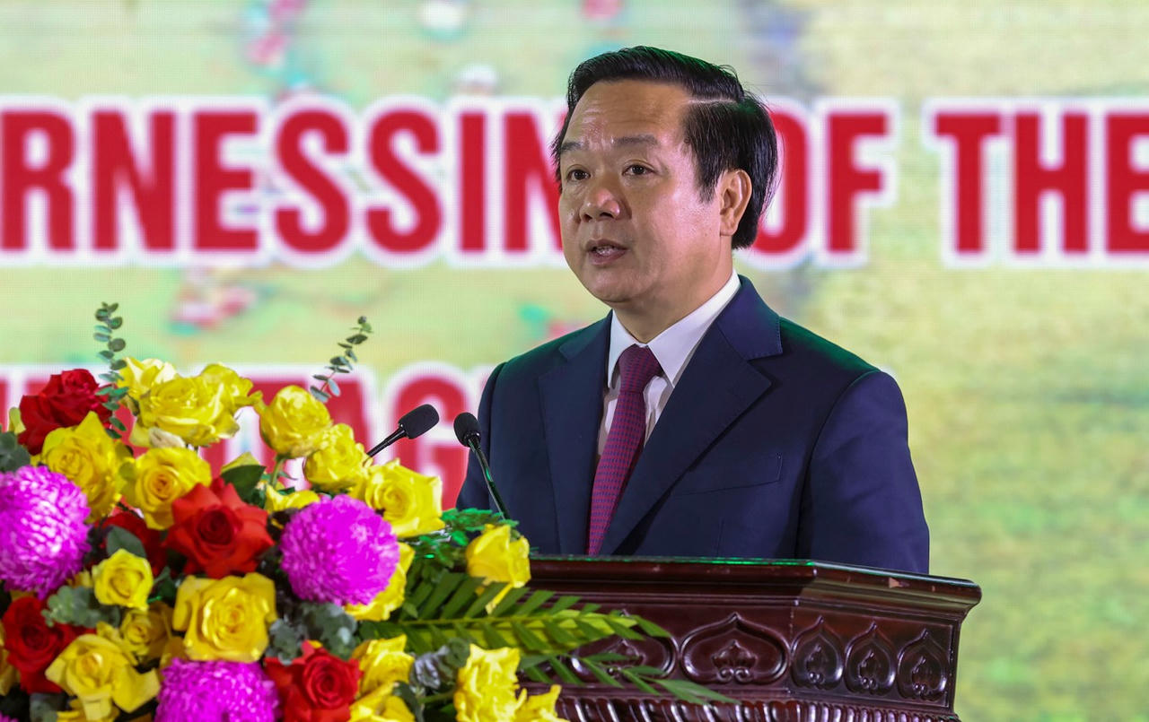 Ông Phạm Quang Ngọc - Phó Bí thư Tỉnh ủy, Chủ tịch UBND tỉnh Ninh Bình phát biểu bế mạc hội nghị.