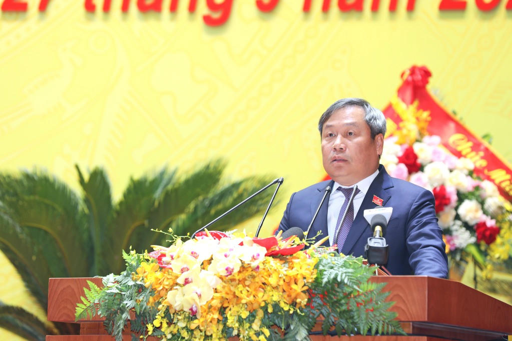 Ông Vũ Đại Thắng, Ủy viên Trung ương Đảng, Bí thư Tỉnh uỷ Quảng Ninh, Trưởng Đoàn ĐBQH tỉnh phát biểu tại Đại hội.