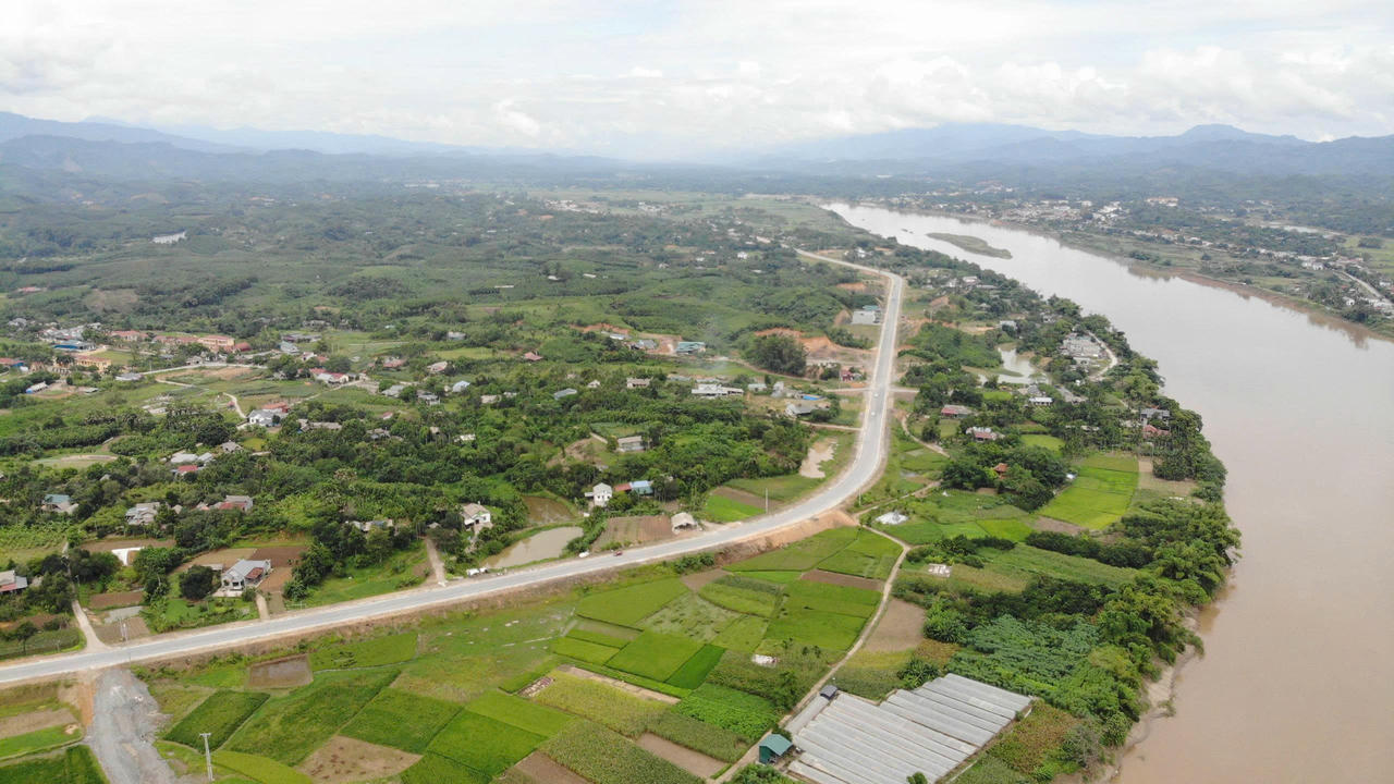 Hình ảnh tuyến đường dài 6,15km phía hữu ngạn sông Hồng. Ảnh: Nguyên Đức