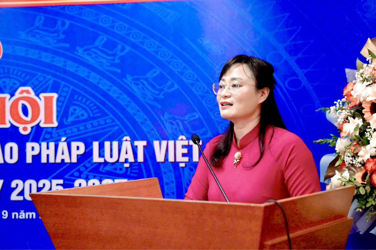 Phó Tổng Biên tập Vũ Hồng Thuý phát biểu chỉ đạo đại hội. (Ảnh: T.Oanh)