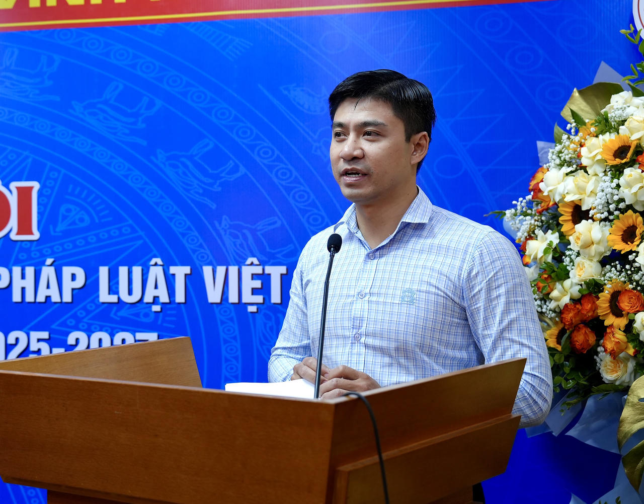 Bí thư Đoàn TN Bộ Tư pháp Trịnh Xuân Tùng phát biểu tại đại hội. (Ảnh: T.Oanh)