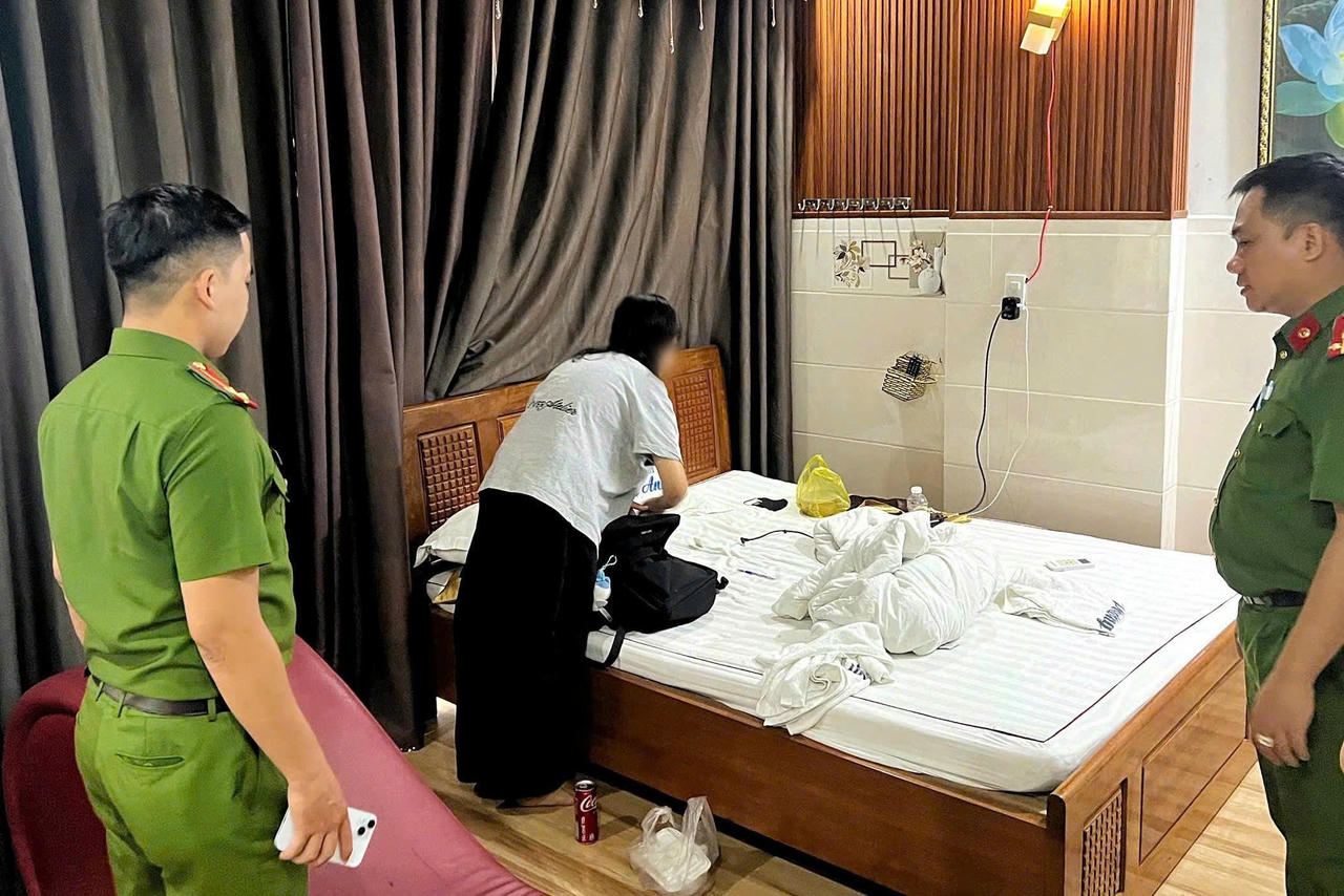 Công an kịp thời giải cứu nạn nhân tại một nhà nghỉ trên đường Nguyễn Tất Thành (phường Thanh Khê). 