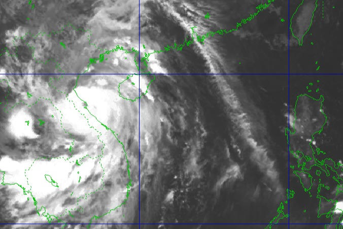 Bão số 10 tiến sát đất liền, nhiều khu vực có nguy cơ xảy ra lũ quét, sạt lở đất