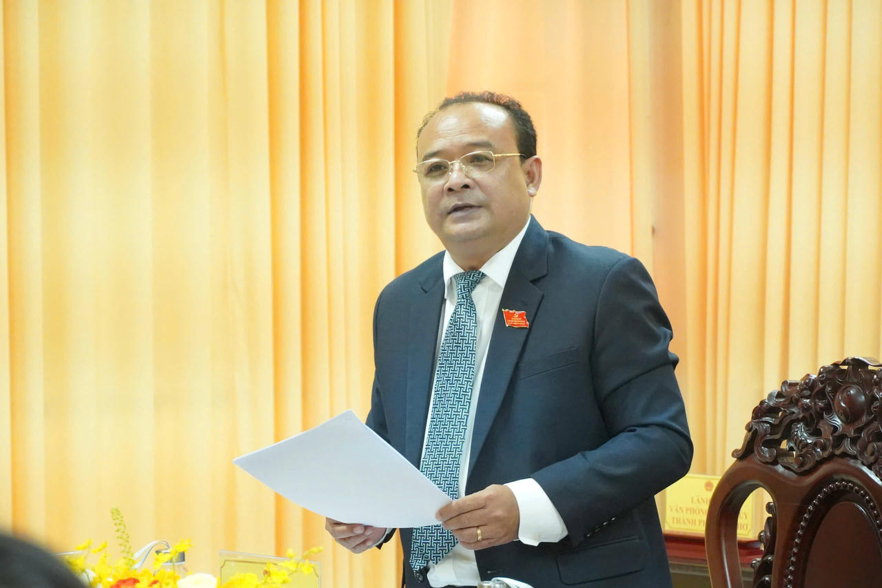 Ông Nguyễn Ngọc Tâm – Trưởng Ban Tuyên giáo và Dân vận TP Cần Thơ báo cáo kết quả Đại hội.