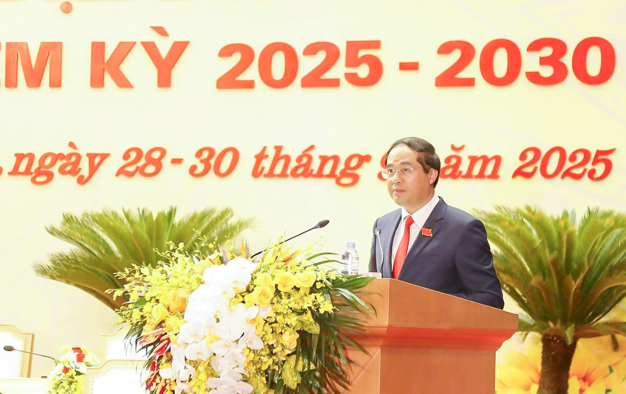 Ông Trịnh Xuân Trường - Bí thư Tỉnh ủy, Chủ tịch HĐND tỉnh Lào Cai phát biểu tại phiên trù bị.