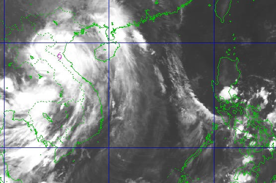 Bão số 10 hoành hành trên đất liền Nghệ An – Hà Tĩnh