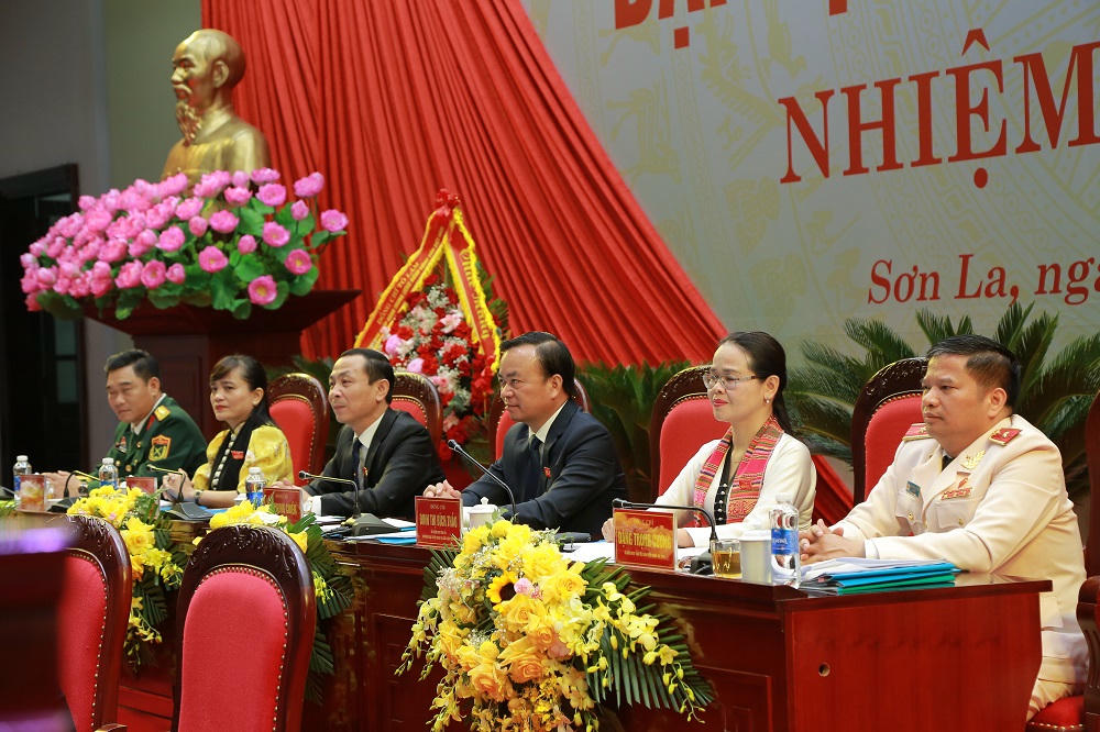 Thành viên đoàn chủ tịch Đại hội đại biểu Đảng bộ tỉnh Sơn La lần thứ XVI.