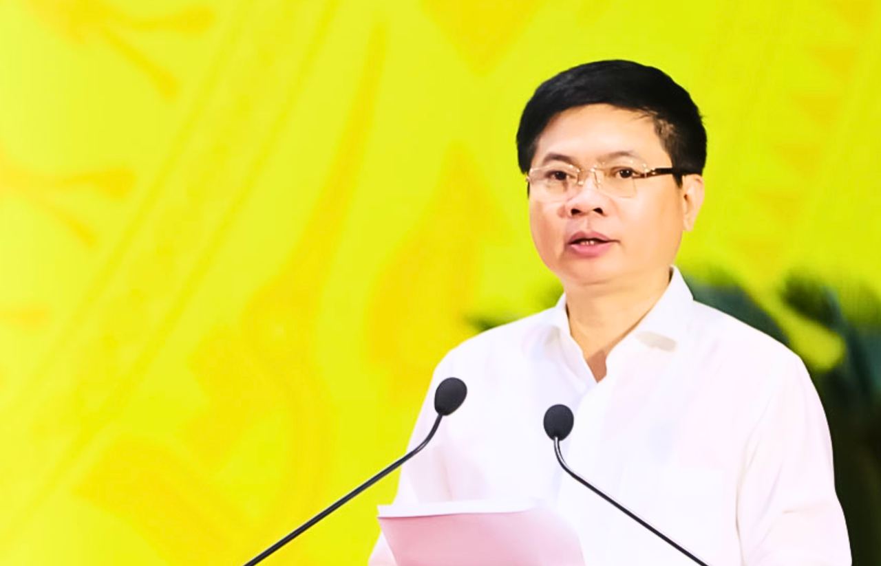   Ông Trương Quốc Huy – Bí thư Tỉnh Ninh Bình phát biểu chỉ đạo buổi tổng duyệt 

(Ảnh: Hồng Giang)

