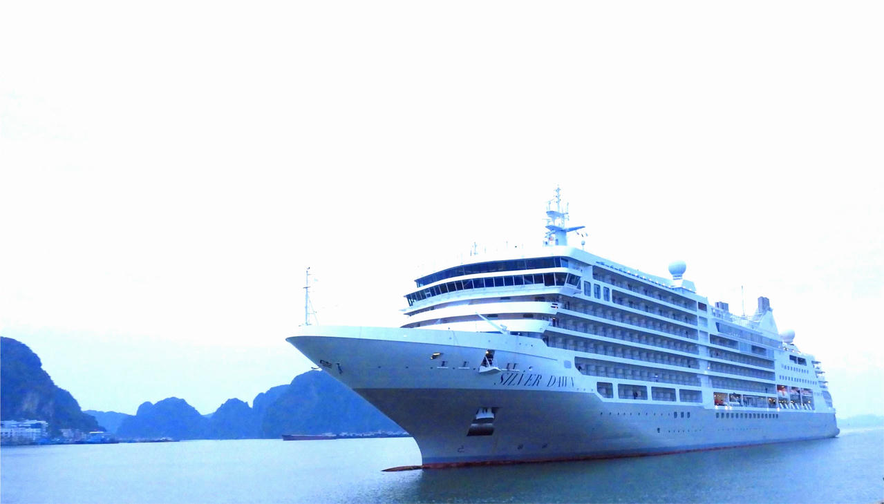 Hệ thống cảng biển được quy hoạch đồng bộ, hình thành các cảng, bến ven bờ phục vụ du lịch, đón tàu quốc tế và du thuyền cao cấp. 