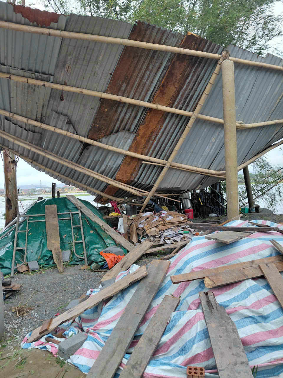 Quảng Trị: 12 người mất tích, nhiều thiệt hại nặng nề do bão số 10