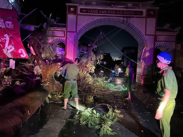 Quảng Trị: 12 người mất tích, nhiều thiệt hại nặng nề do bão số 10