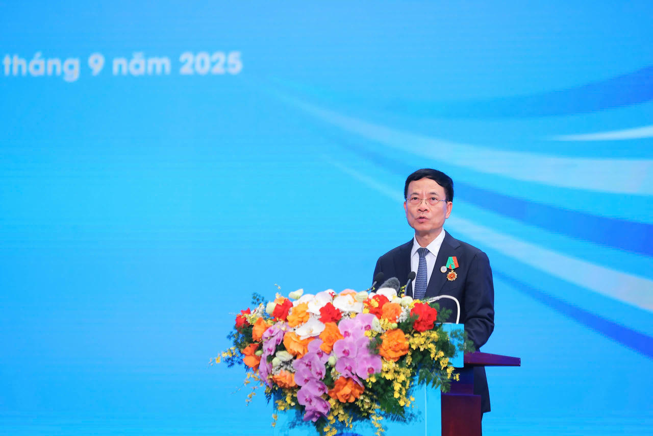 Bộ trưởng Bộ Khoa học và Công nghệ Nguyễn Mạnh Hùng đọc Diễn văn kỷ niệm (Ảnh: MST)