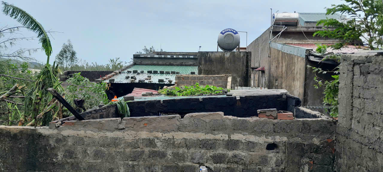 6 tiếng quần thảo xuyên đêm, phía Bắc Quảng Trị ngổn ngang sau bão số 10