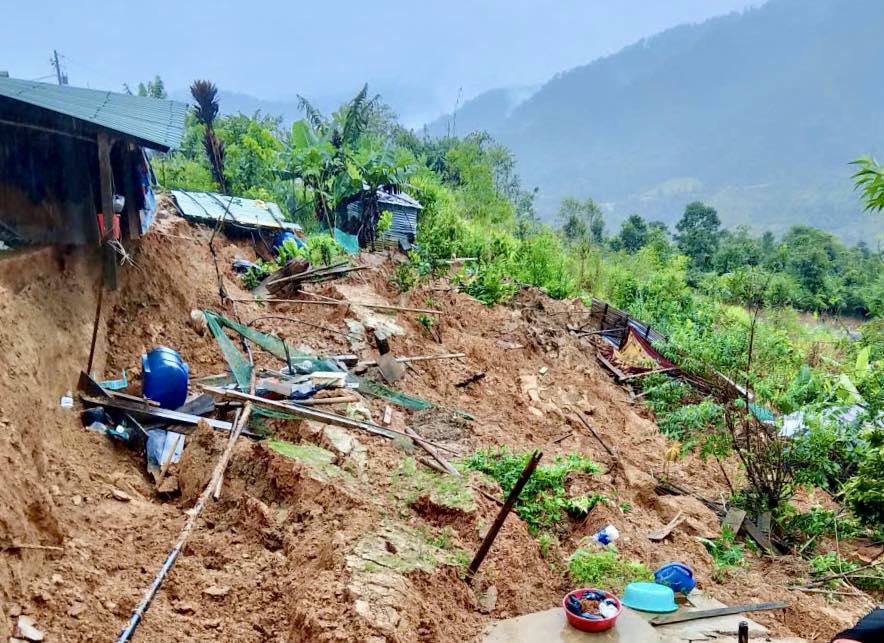 Sạt lở đất nghiêm trọng đe dọa đến cuộc sống của nhiều hộ dân ở thôn Ga'nil.