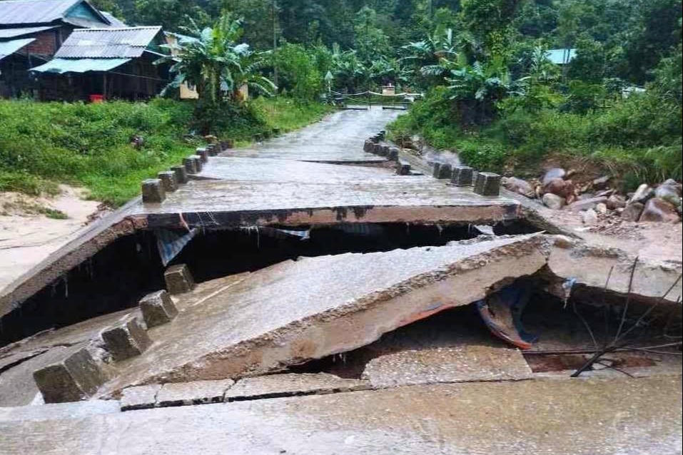 13 người chết, 13 người mất tích, hàng chục ngôi nhà bị hư hỏng do bão số 10