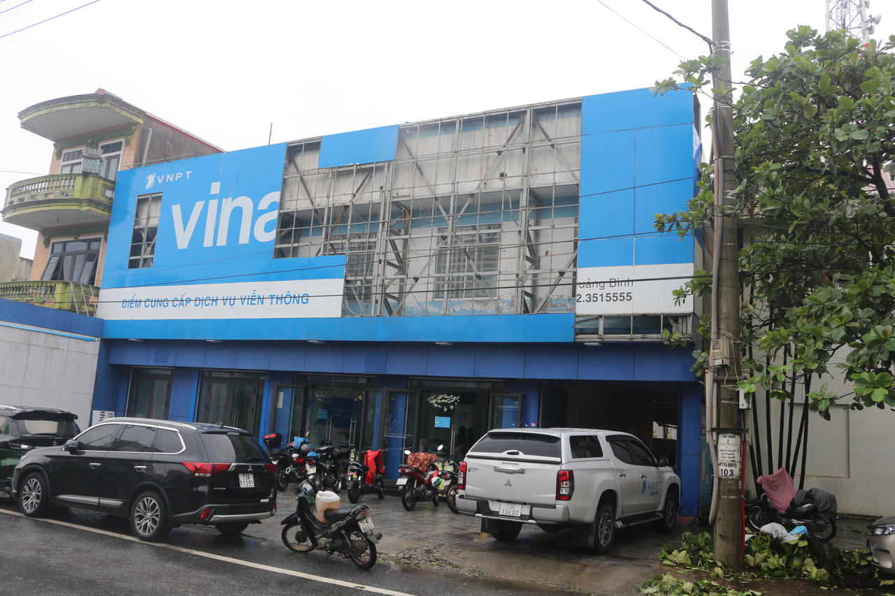 6 tiếng quần thảo xuyên đêm, phía Bắc Quảng Trị ngổn ngang sau bão số 10