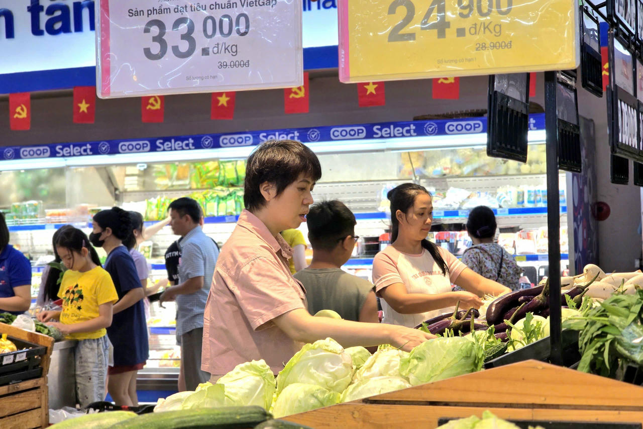 Hơn 800 điểm bán Saigon Co.op trở thành 'kho dự trữ vệ tinh' tiếp sức miền Trung chống bão