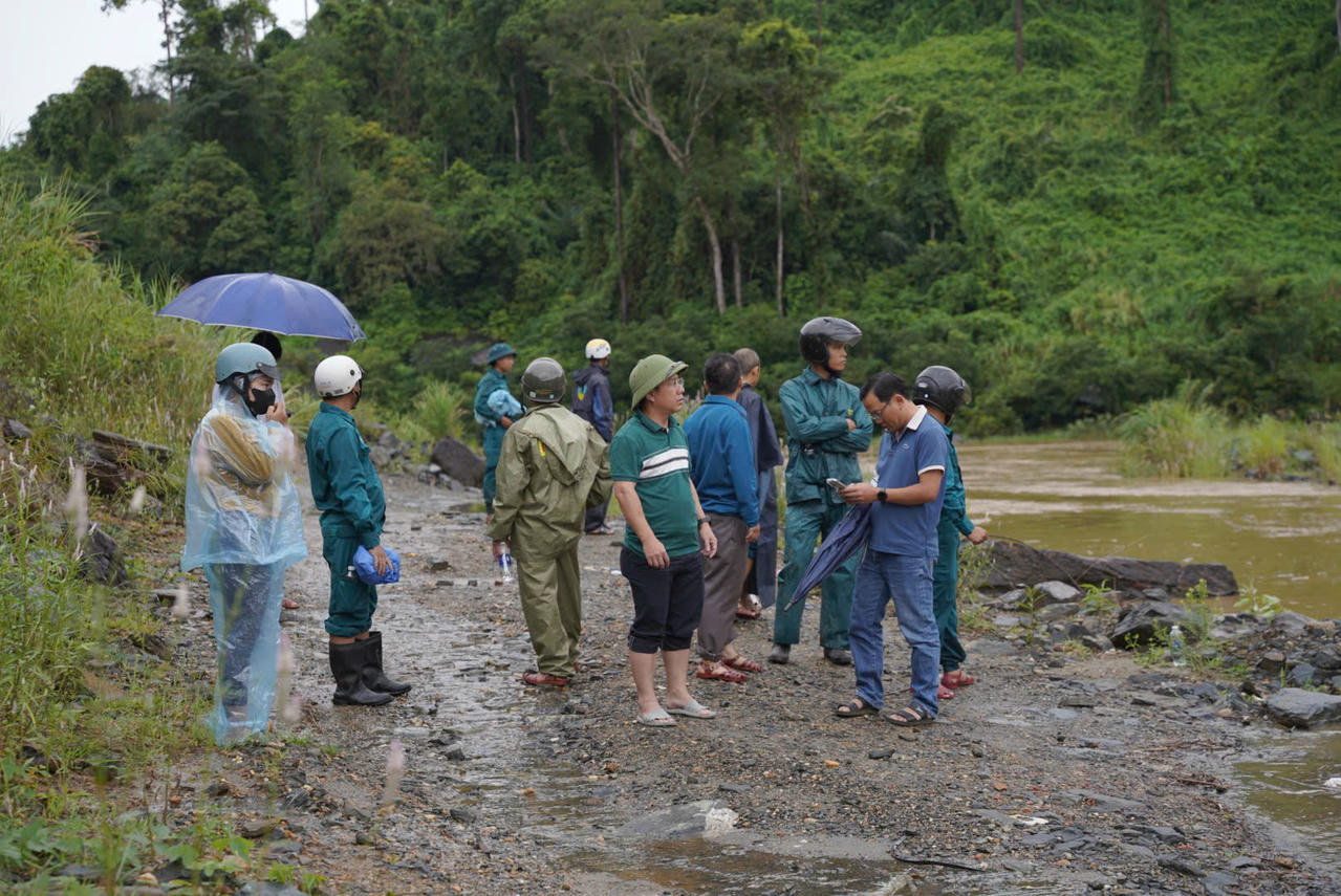 Lực lượng chức năng phát hiện thi thể anh Khánh cách vị trí gặp nạn khoảng 15m.